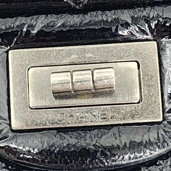 Chanel Classic 2.55 Reissue Jumbo Double Flap Bag - Quilted Patent Leather Black - Picture 4 of 12